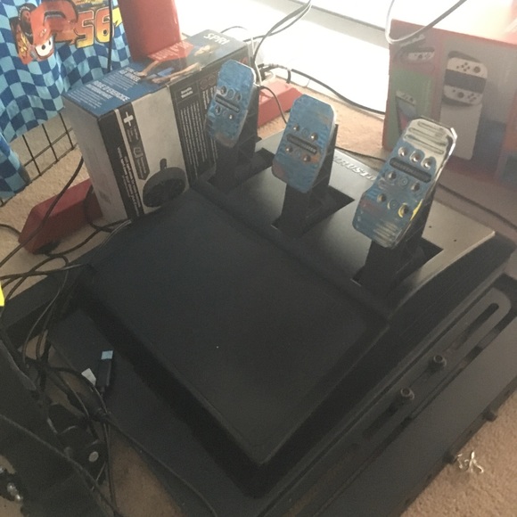 Thrustmaster steering wheel - Picture 2 of 2